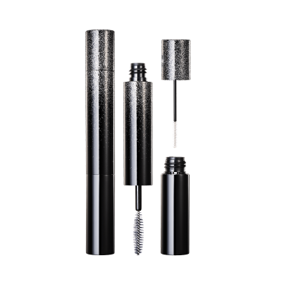 Mascara tube er en praktisk måde at påføre og fjerne mascara på